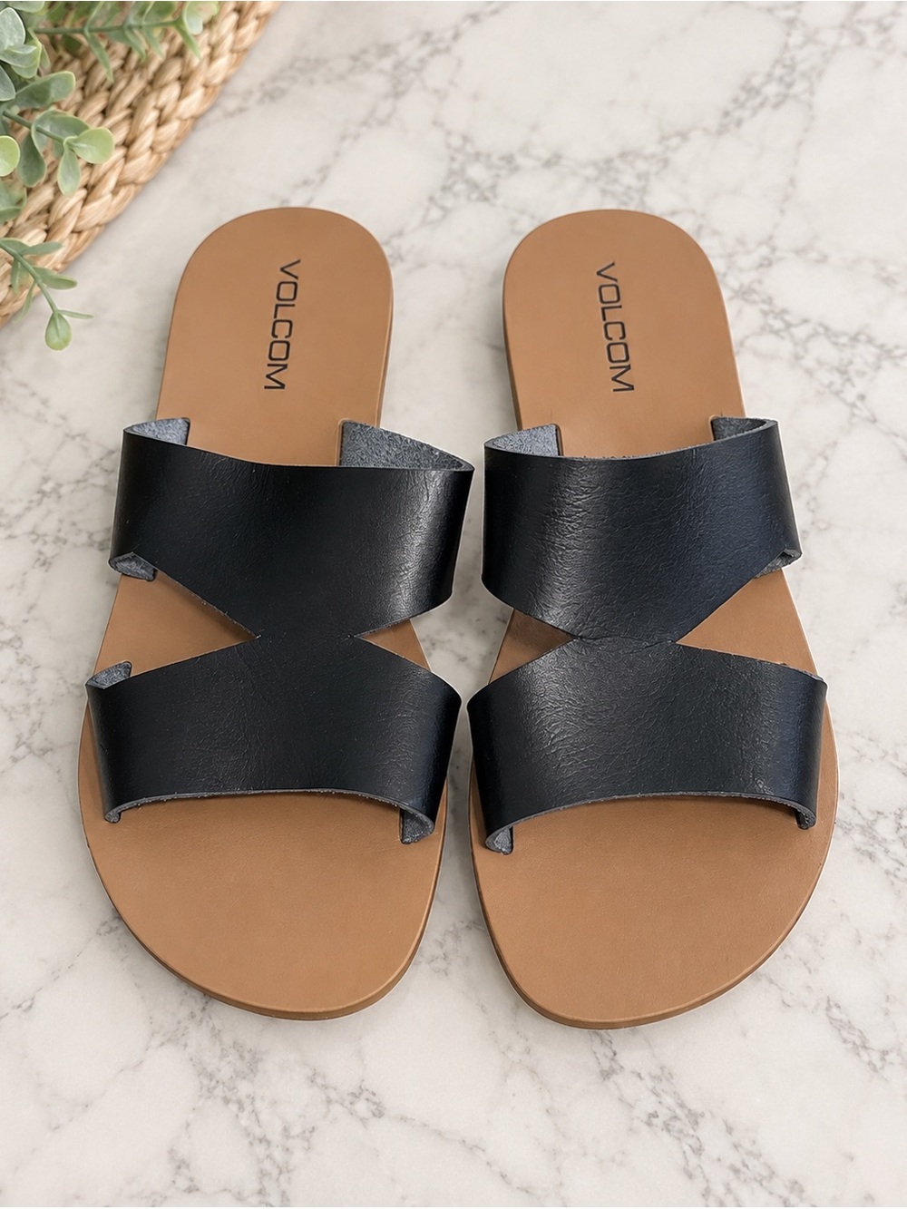 Volcom Women's Black and Tan Sandals D